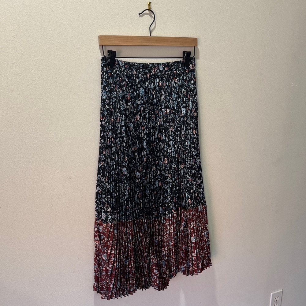 Club Monaco Asymmetrical Floral Skirt in Black and Red